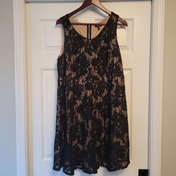 NWOT Lace Cocktail Dress - Picture 1 of 9